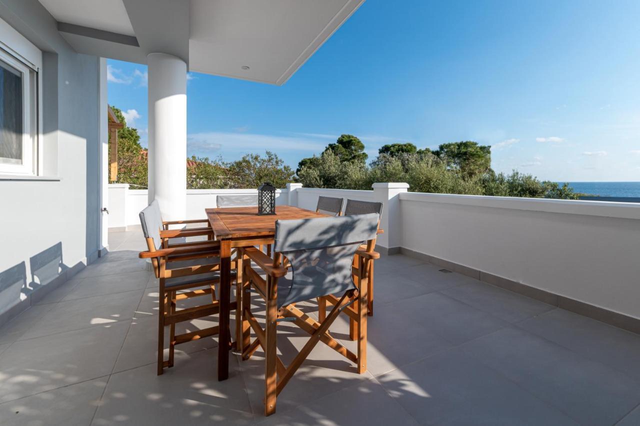 Rizes Seaside Homes Vromonerion Екстер'єр фото